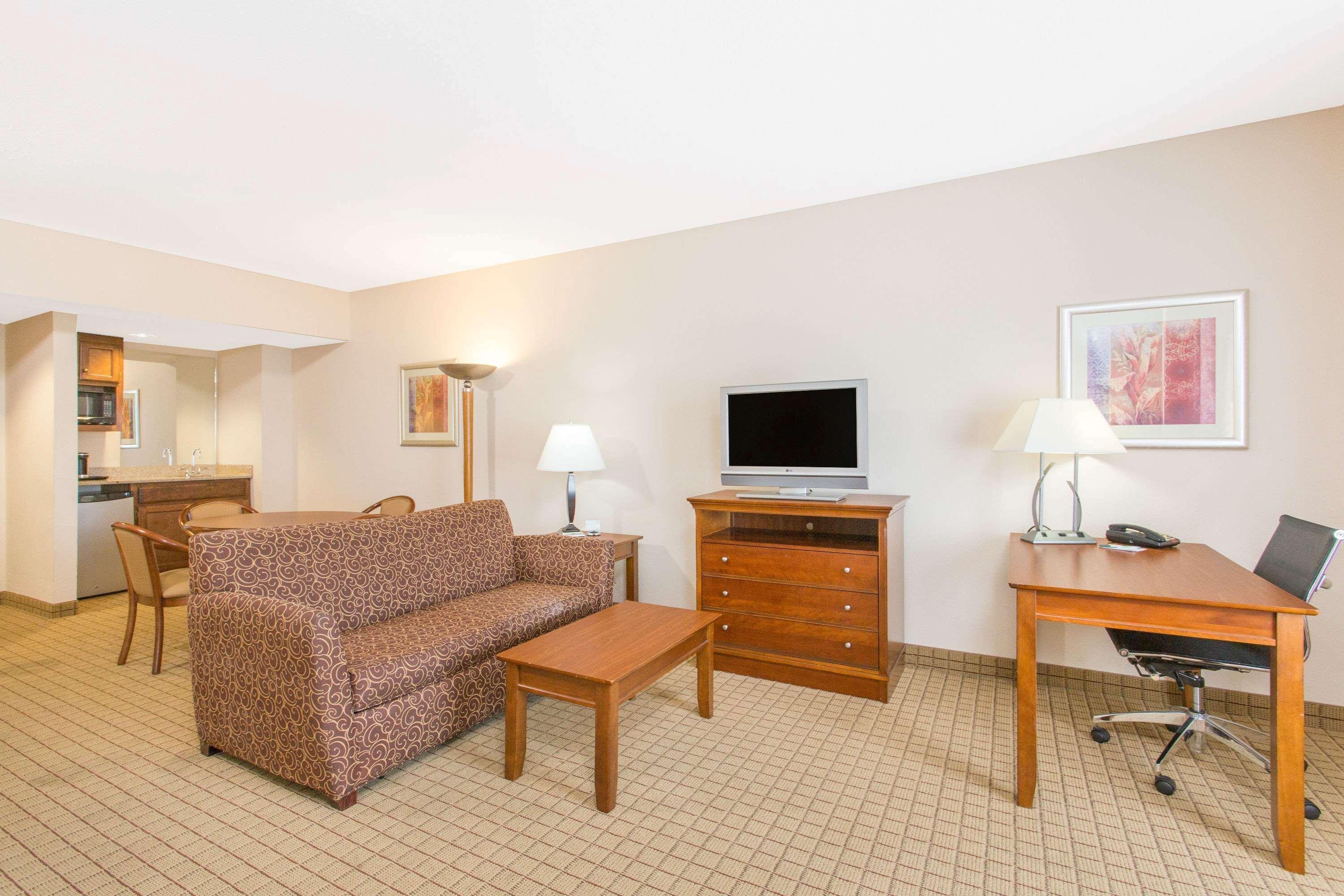 Wingate By Wyndham Savannah Pooler Bagian luar foto